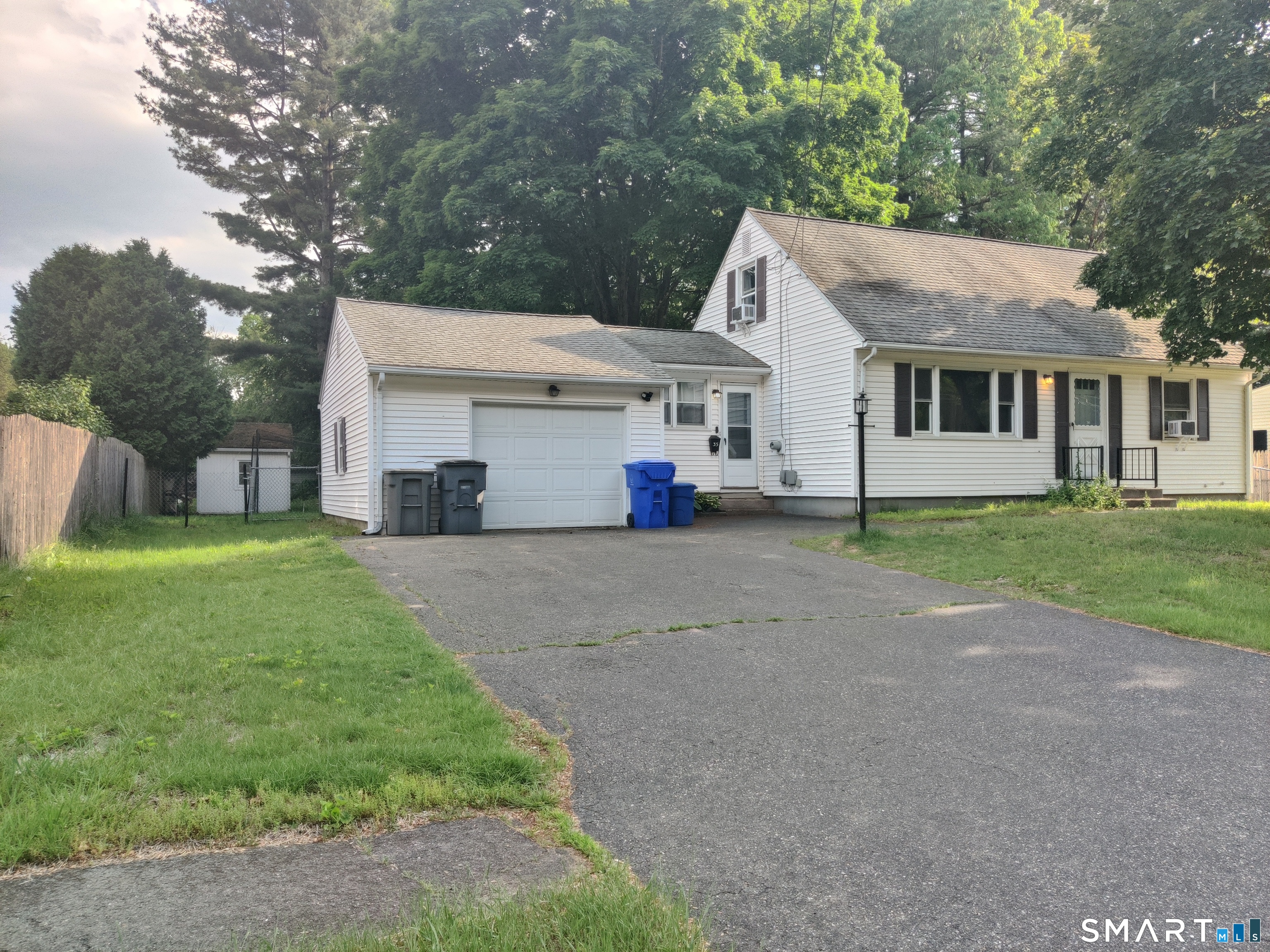 35 Brook Road Enfield, CT 06082 - Photo 2 of 25