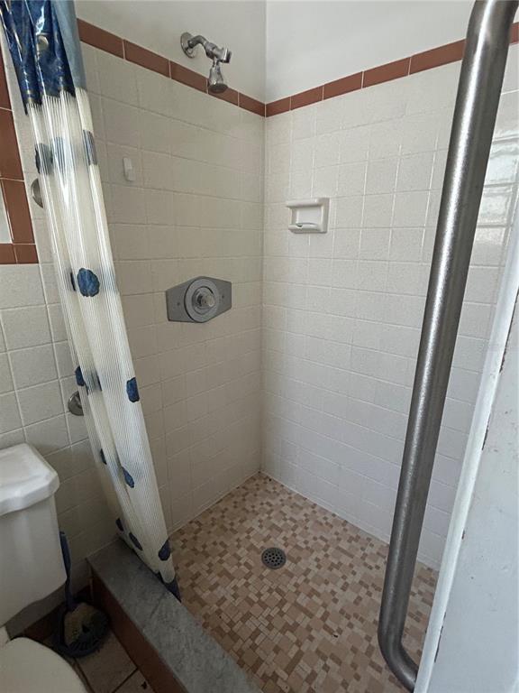 10463 Valencia Road Seminole, FL 33772 - Photo 15 of 31