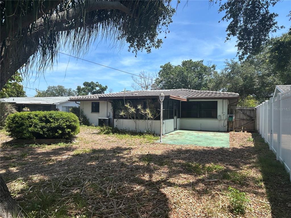 10463 Valencia Road Seminole, FL 33772 - Photo 21 of 31