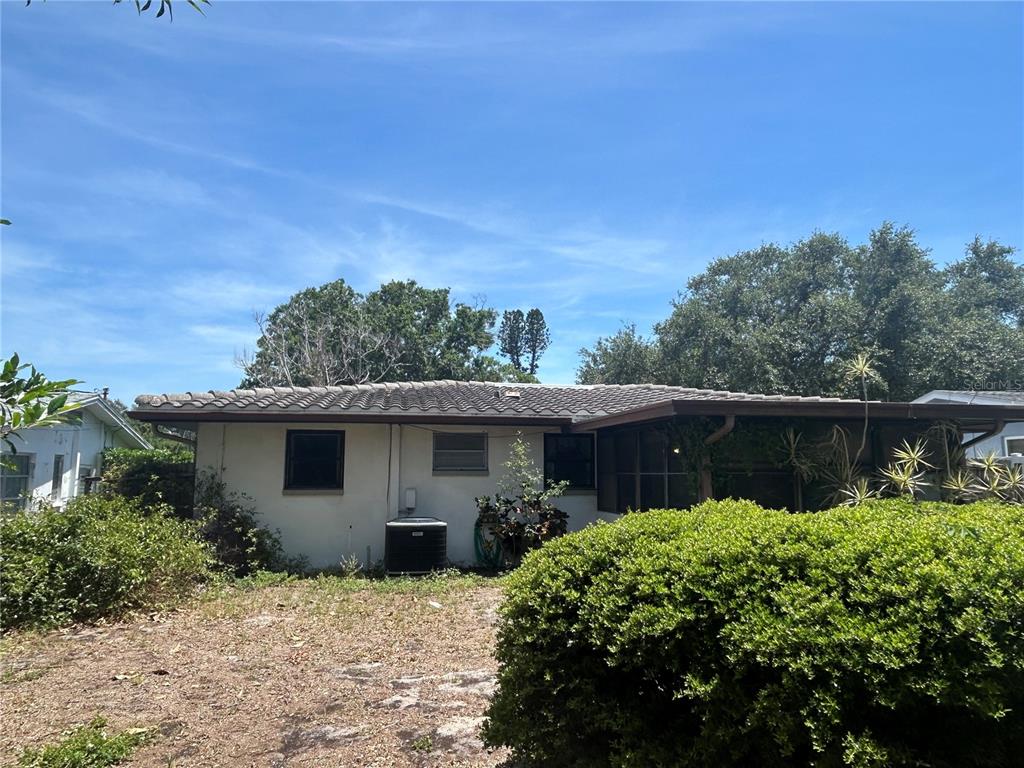 10463 Valencia Road Seminole, FL 33772 - Photo 22 of 31