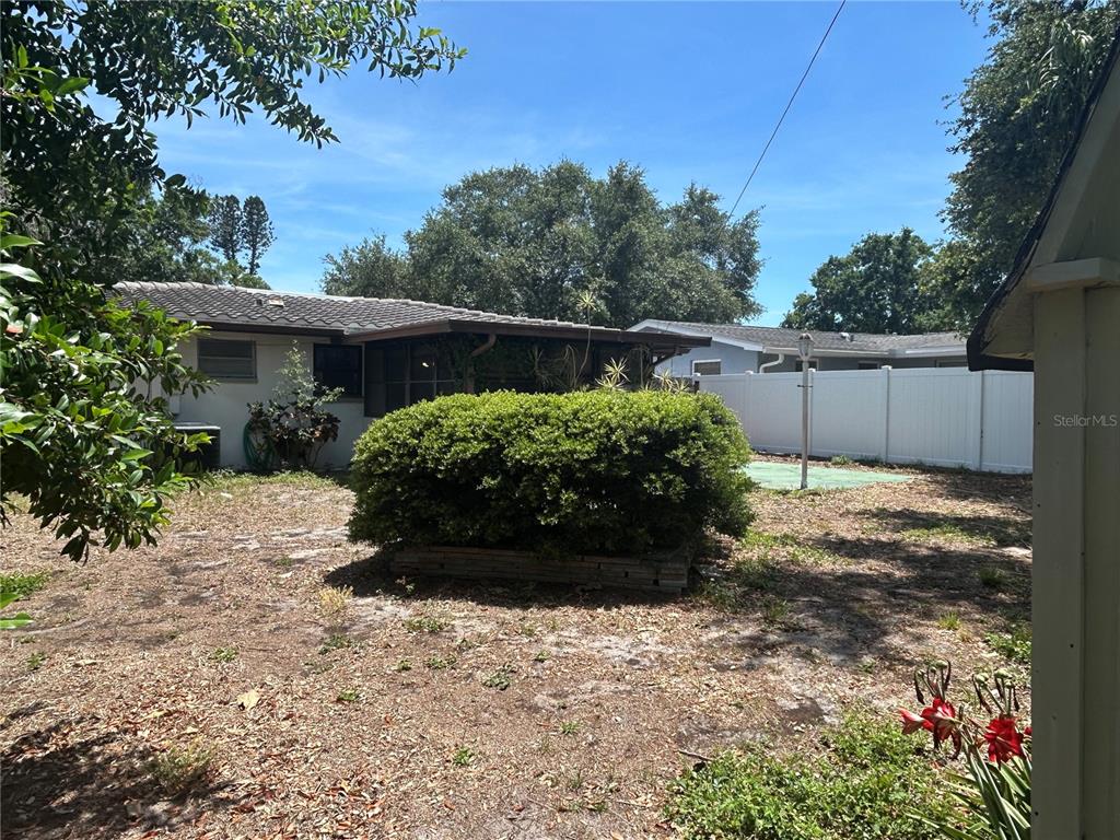10463 Valencia Road Seminole, FL 33772 - Photo 23 of 31