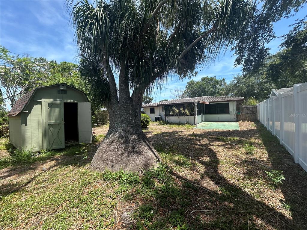 10463 Valencia Road Seminole, FL 33772 - Photo 26 of 31