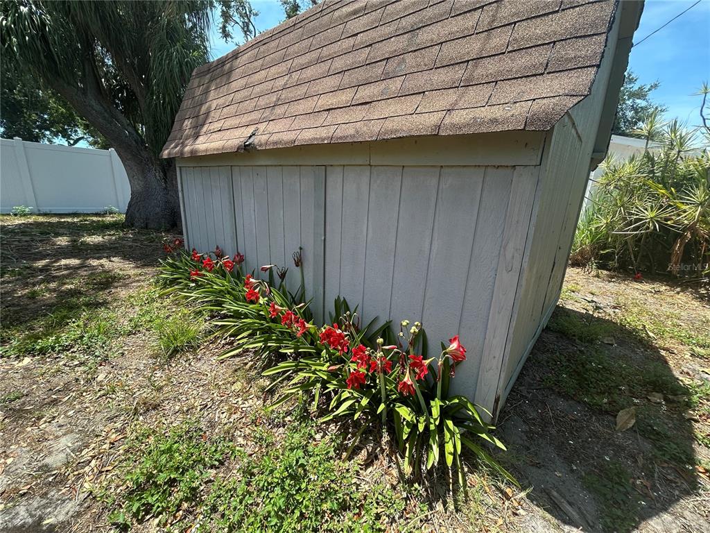 10463 Valencia Road Seminole, FL 33772 - Photo 27 of 31