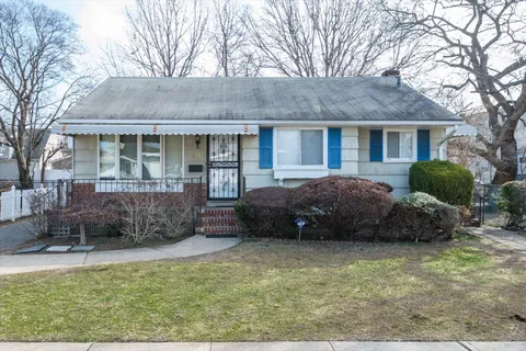 $615,000 | 178 Pearl Street, Westbury, NY 11590