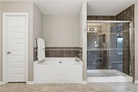 $544,900 | 33 Trotter Lane, Clinton, PA 15026