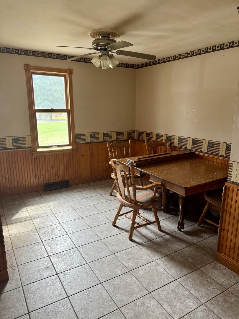 303 West Plumb Street Ransom, IL 60470 - Photo 7 of 12 a dining room with furniture and window