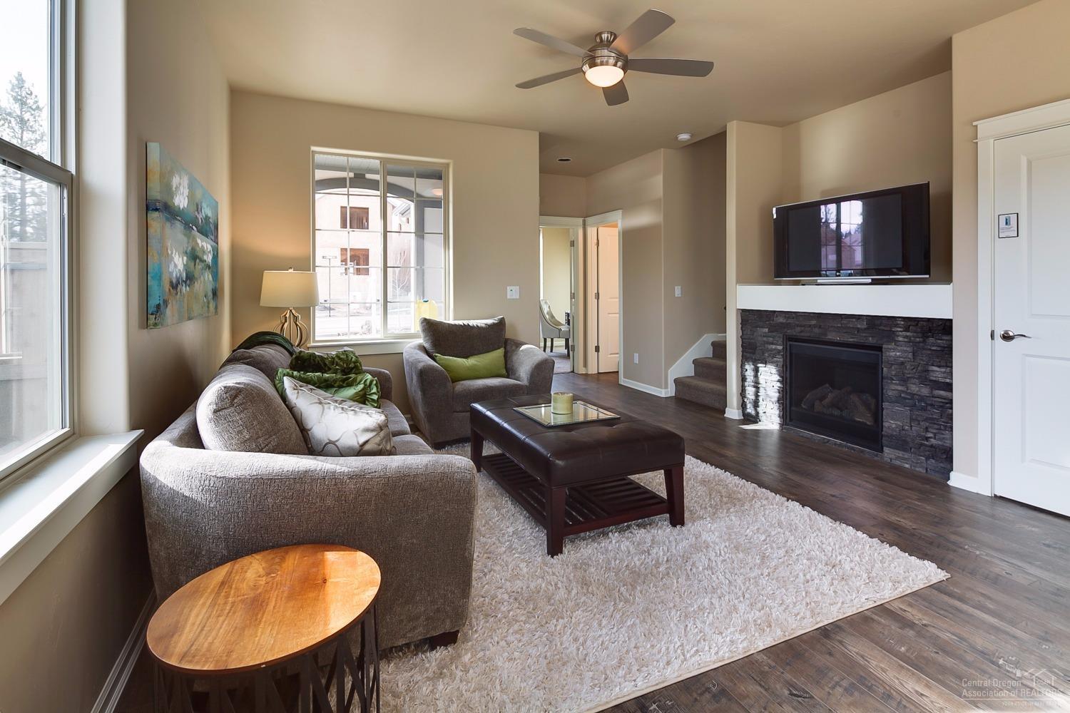 20908 Sotra Loop Bend, OR 97702 - Photo 3 of 22 Gallery Image 3