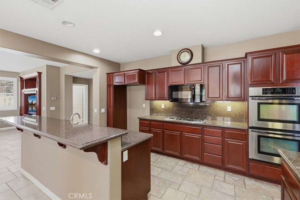 17731 Glen Hollow Way Riverside, CA 92504 - Photo 25 of 66