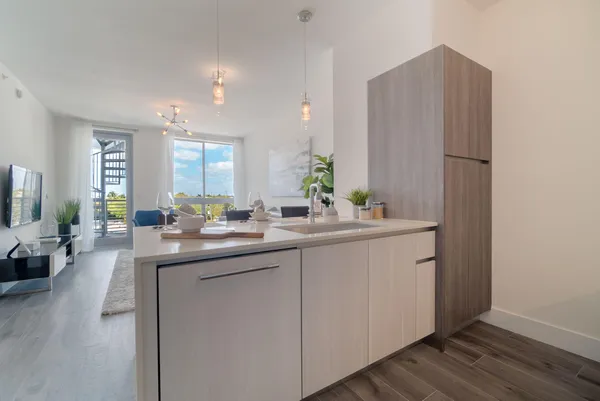 $5,500 | 111 Southeast 1st Avenue, Unit 512, Delray Beach, FL 33444