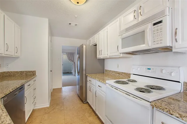 $2,250 | 18143 Whispering Gables Lane, Dallas, TX 75287