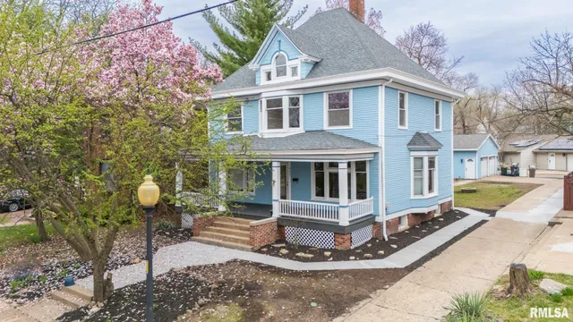 $187,000 | 943 Northeast Glen Oak Avenue, Peoria, IL 61603