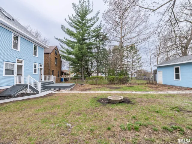 $187,000 | 943 Northeast Glen Oak Avenue, Peoria, IL 61603