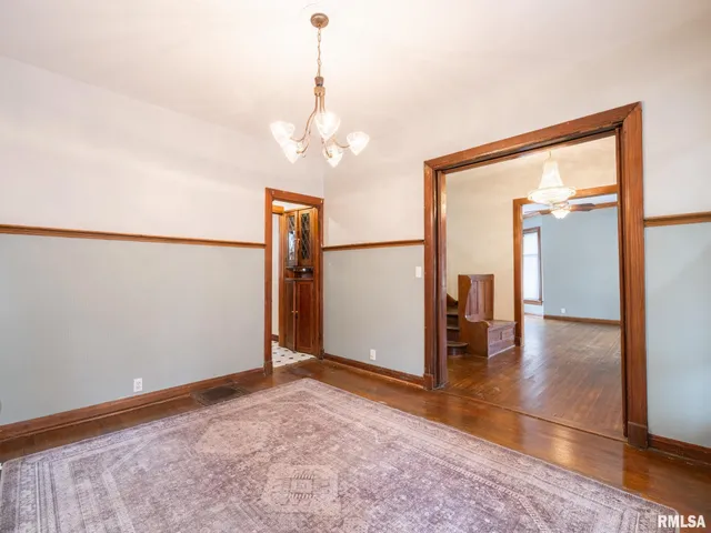 $187,000 | 943 Northeast Glen Oak Avenue, Peoria, IL 61603