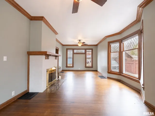 $187,000 | 943 Northeast Glen Oak Avenue, Peoria, IL 61603