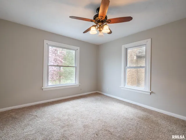 $187,000 | 943 Northeast Glen Oak Avenue, Peoria, IL 61603