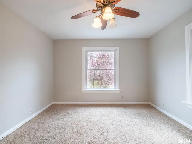 $187,000 | 943 Northeast Glen Oak Avenue, Peoria, IL 61603