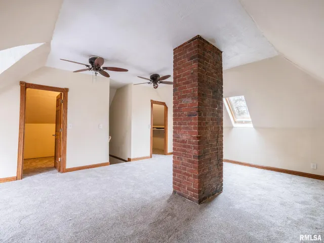 $187,000 | 943 Northeast Glen Oak Avenue, Peoria, IL 61603