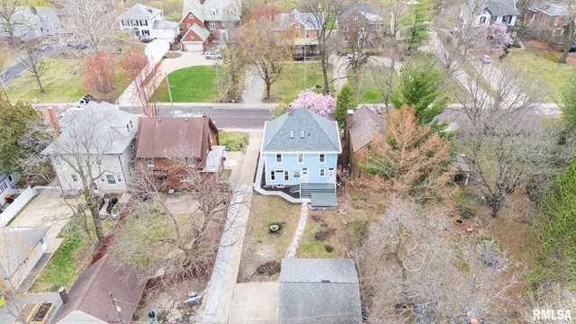 $187,000 | 943 Northeast Glen Oak Avenue, Peoria, IL 61603