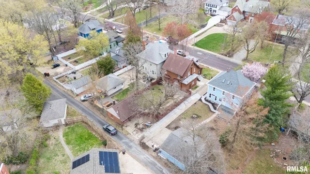 $187,000 | 943 Northeast Glen Oak Avenue, Peoria, IL 61603