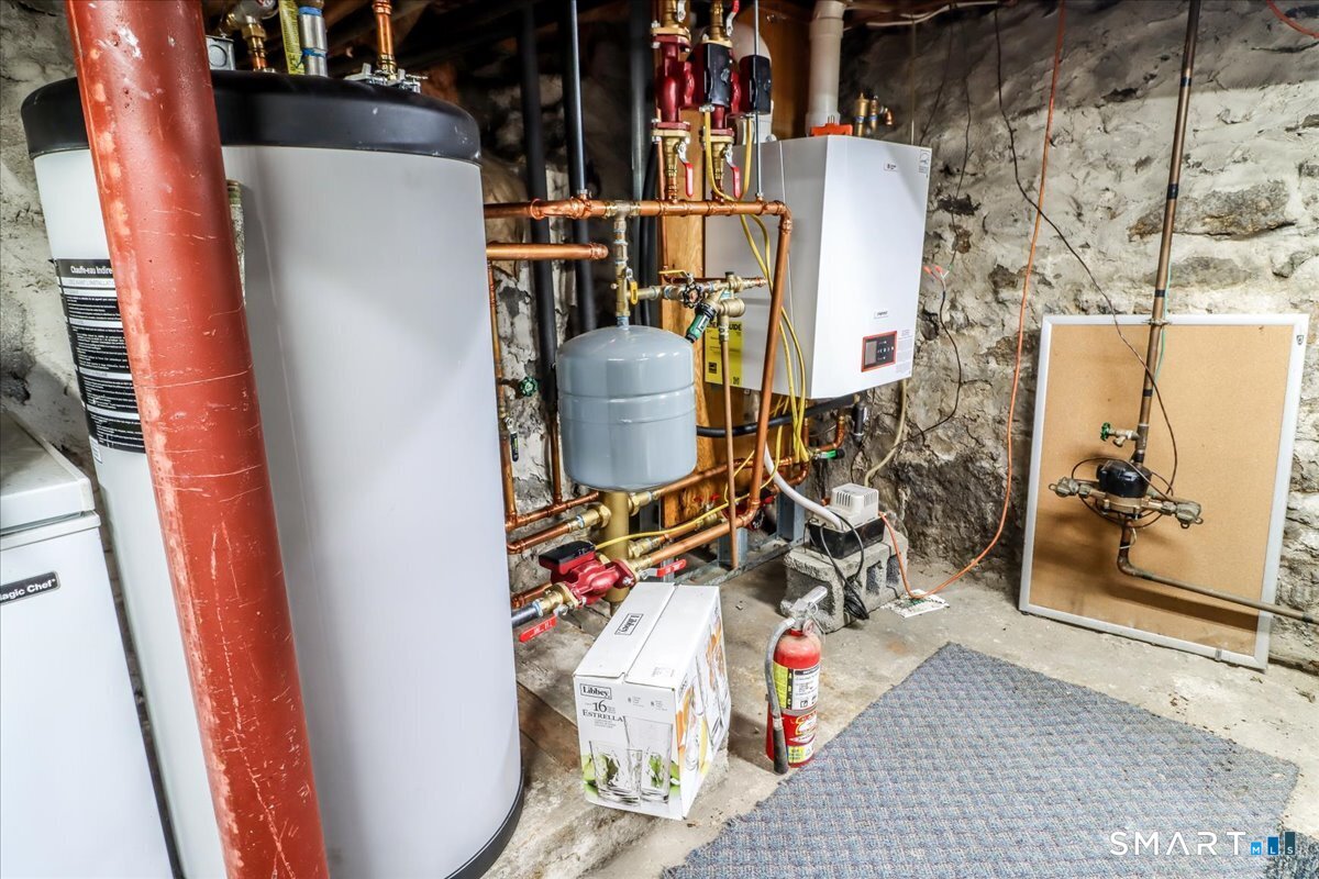 2 Reeds Lane Stratford, CT 06614 - Photo 26 of 34