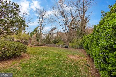 $950,000 | 1943 North Cleveland Street, Arlington, VA 22201