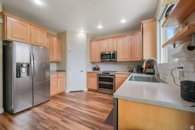 6674 Malachite Way Tooele, UT 84074 - Photo 8 of 34