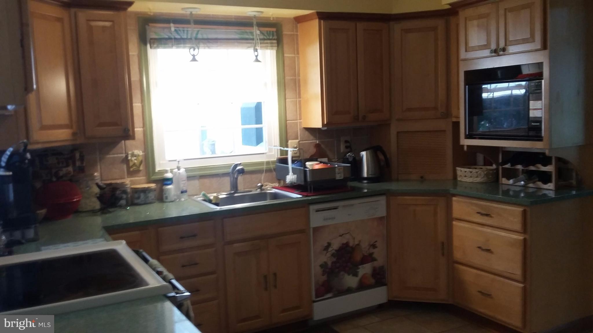 11705 Whittier Road Bowie, MD 20721 - Photo 13 of 23 Kitchen