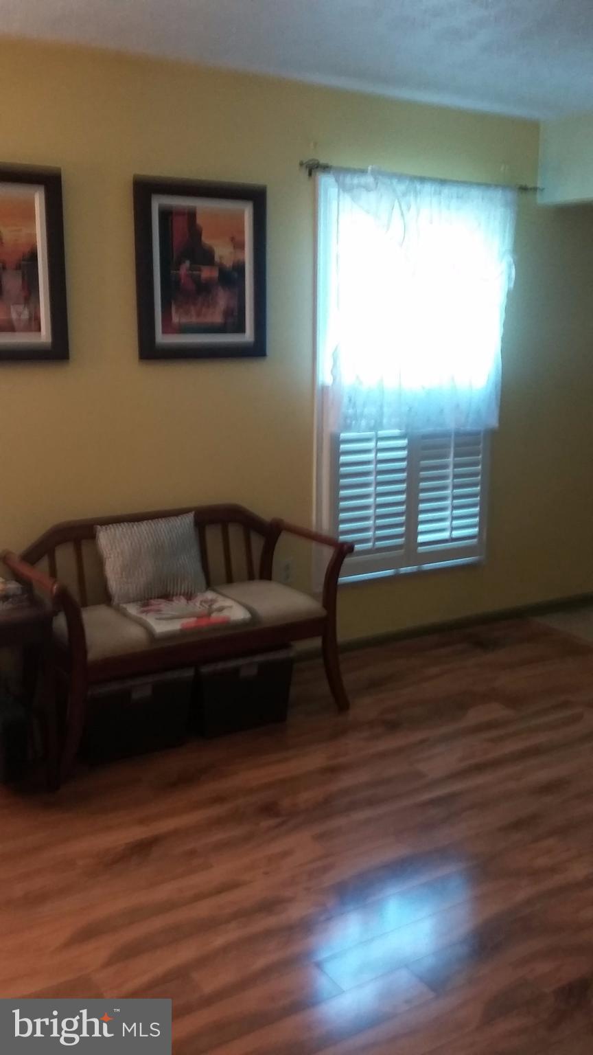 11705 Whittier Road Bowie, MD 20721 - Photo 10 of 23 Living Room