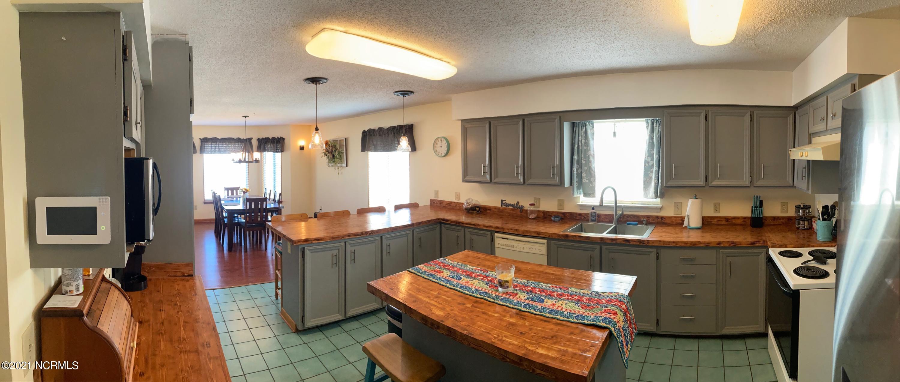 41B51A4C-6987-48D8-9F51-4BD11F3EC024