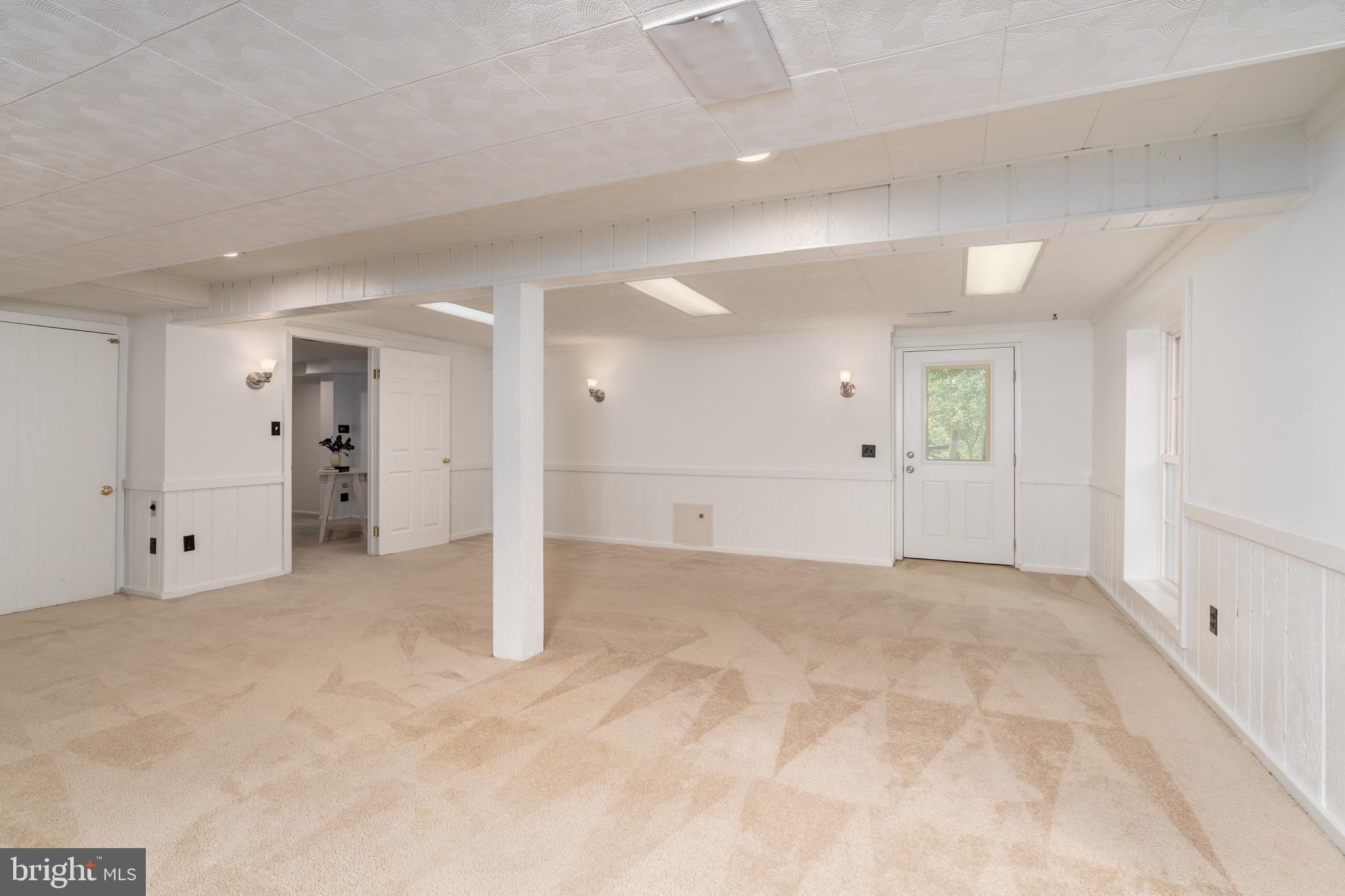 8712 Fox Run Potomac, MD 20854 - Photo 36 of 49