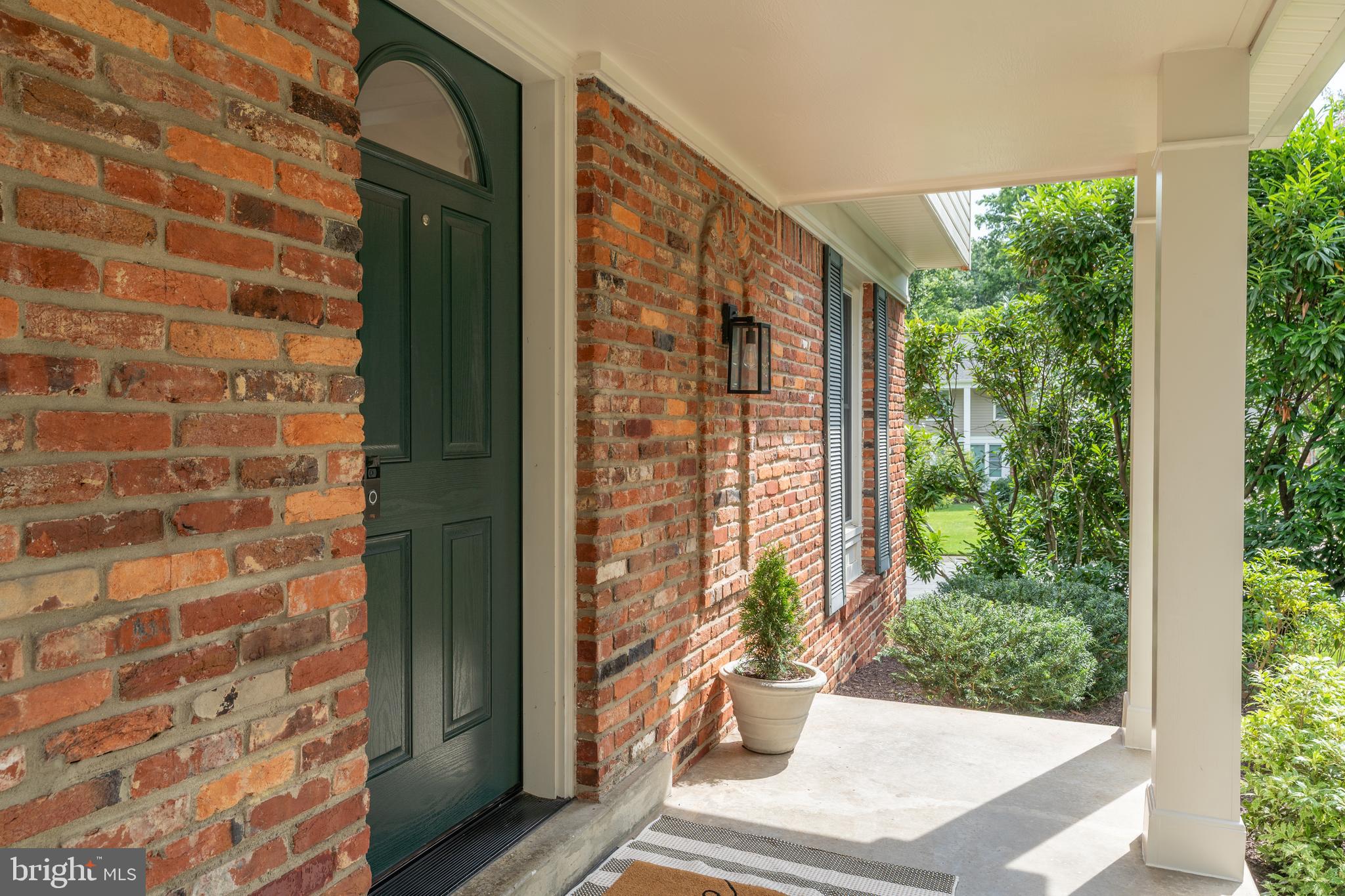 8712 Fox Run Potomac, MD 20854 - Photo 6 of 49