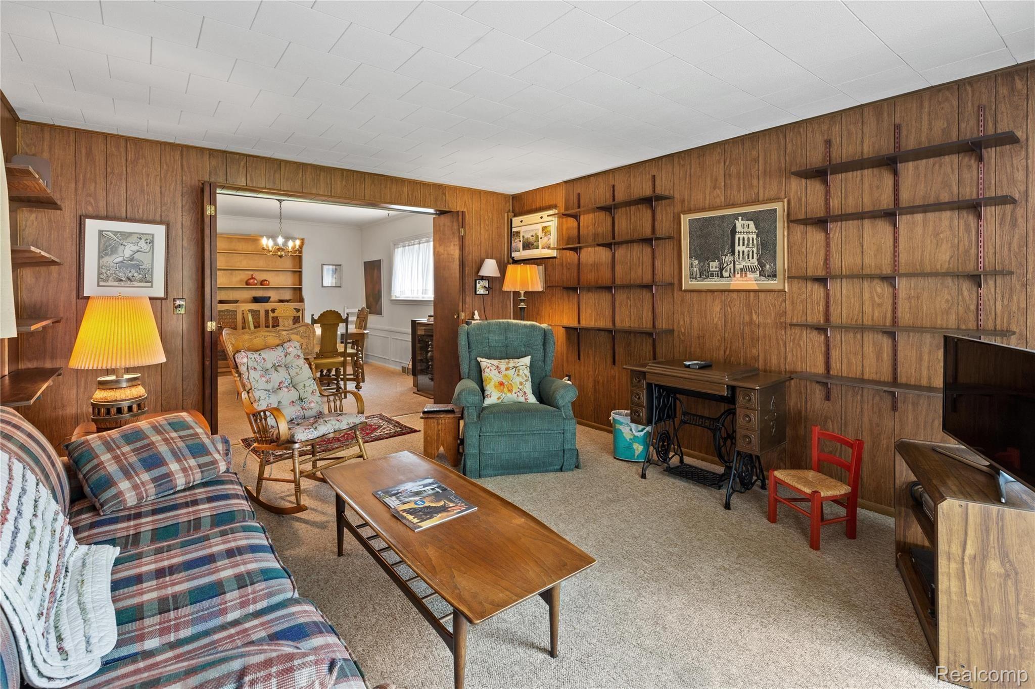 20475 Picadilly Road Detroit, MI 48221 - Photo 11 of 29 Family Room