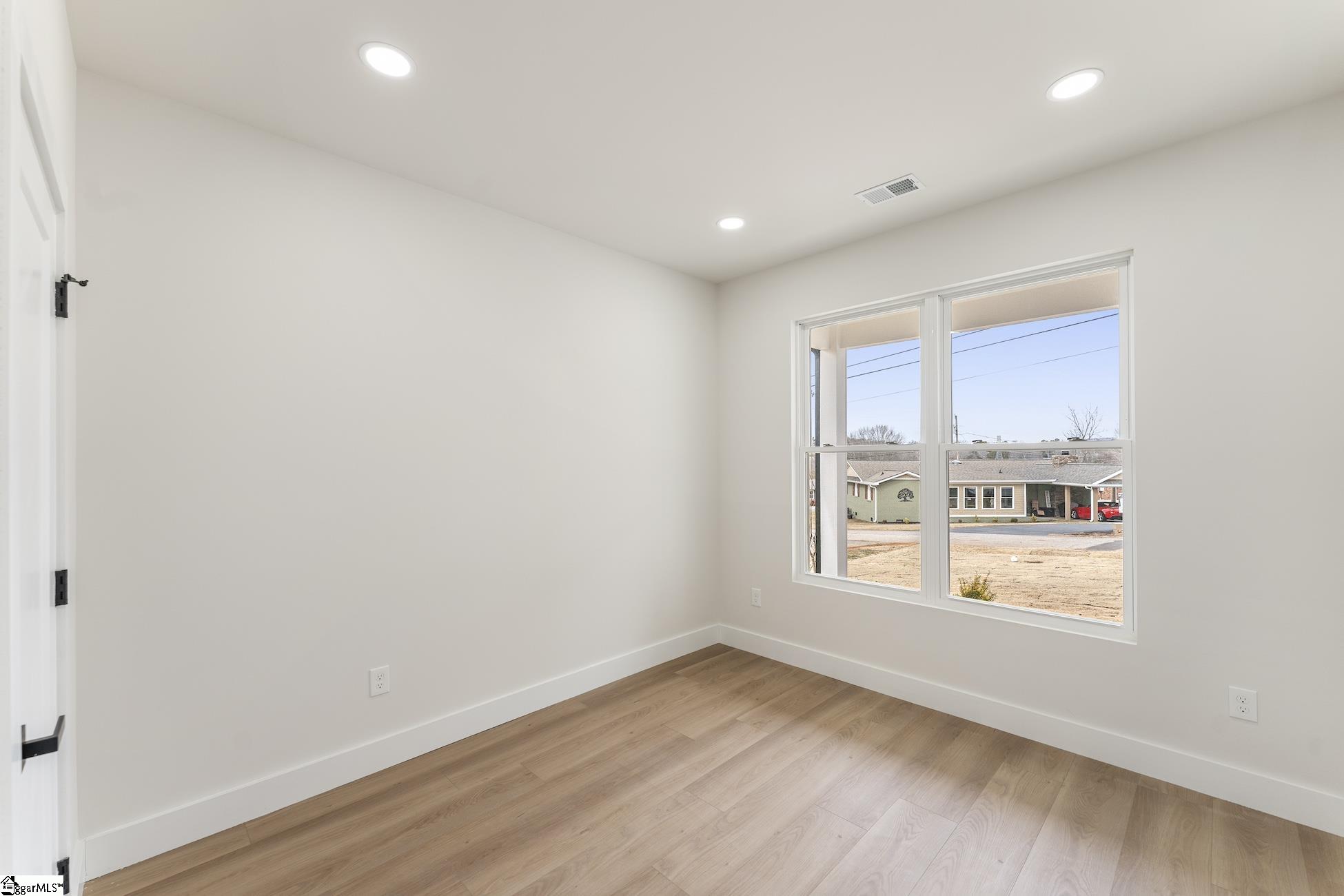 215 Sunset Drive Easley, SC 29640 - Photo 18 of 30