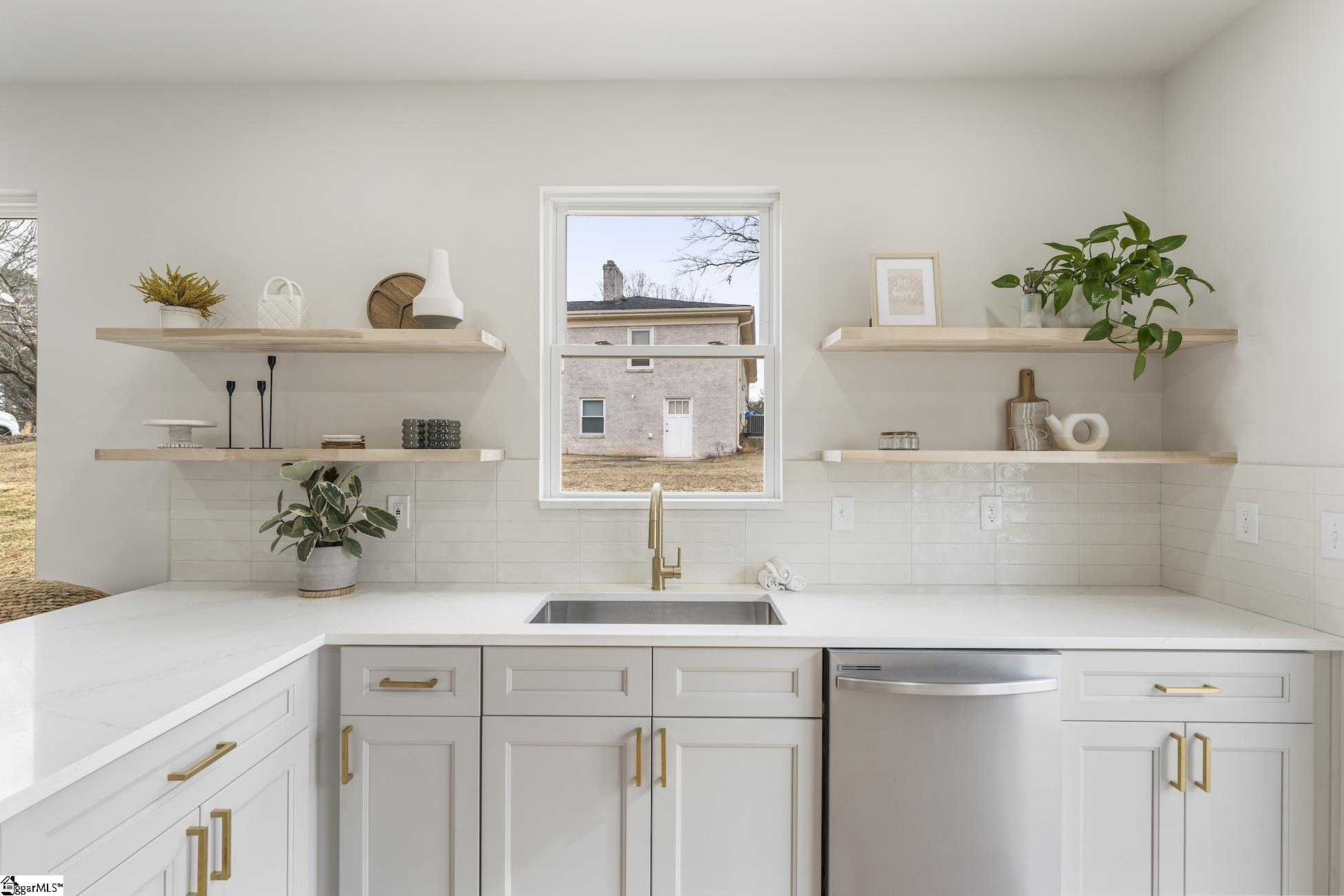 215 Sunset Drive Easley, SC 29640 - Photo 9 of 30