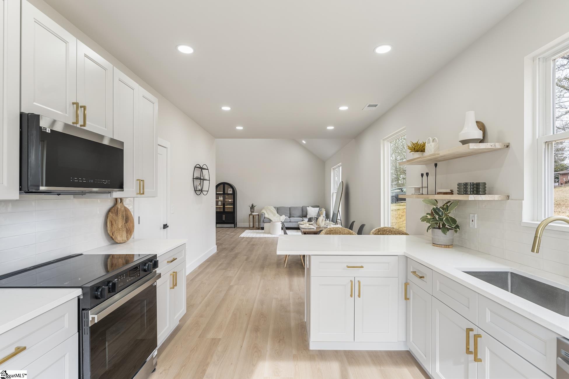 215 Sunset Drive Easley, SC 29640 - Photo 10 of 30