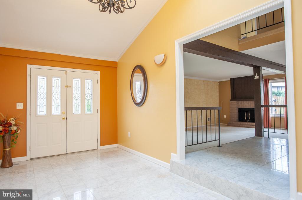 4501 Flintstone Road Alexandria, VA 22306 - Photo 2 of 26 Foyer