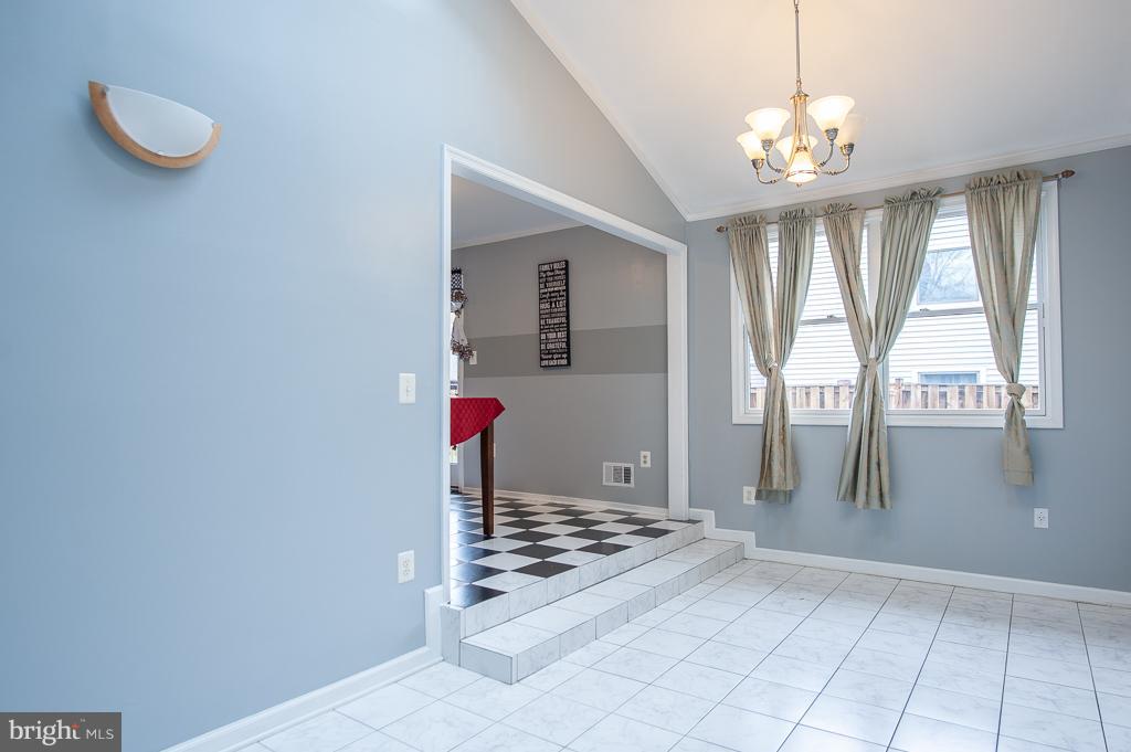 4501 Flintstone Road Alexandria, VA 22306 - Photo 3 of 26 Dining Room