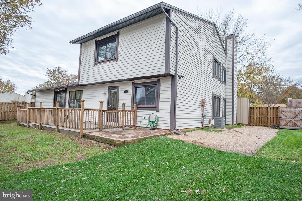 4501 Flintstone Road Alexandria, VA 22306 - Photo 26 of 26 Fenced Yard