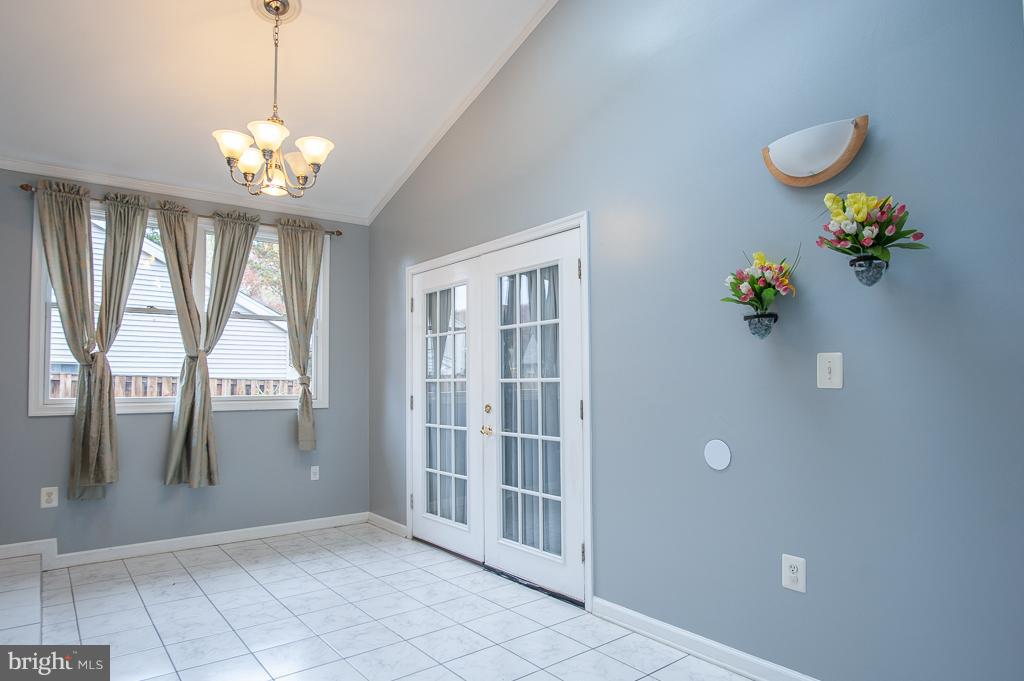 4501 Flintstone Road Alexandria, VA 22306 - Photo 4 of 26 Dining Room