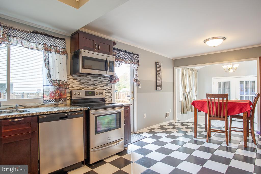 4501 Flintstone Road Alexandria, VA 22306 - Photo 9 of 26 Kitchen