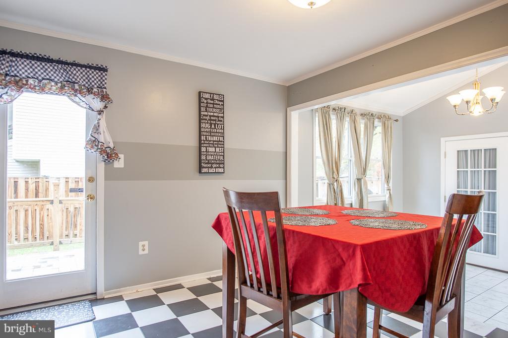 4501 Flintstone Road Alexandria, VA 22306 - Photo 10 of 26 Breakfast Area