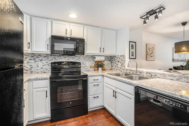 a picture of a bench in a white house