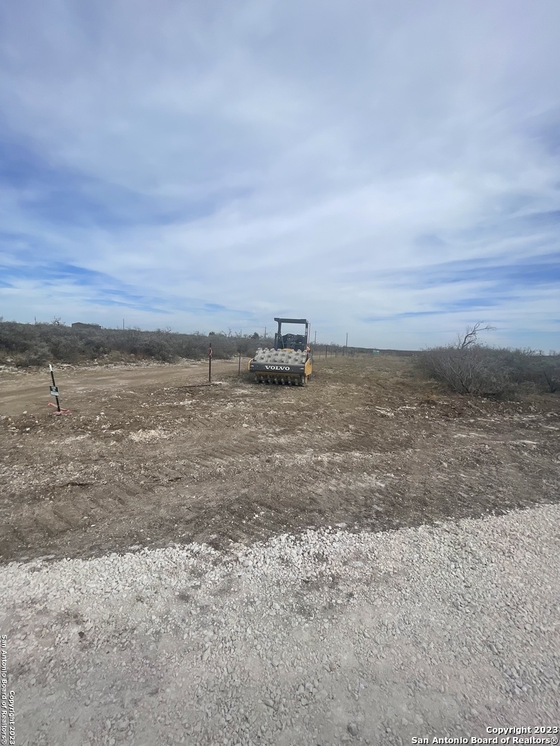 60 Legend Hills Uvalde, TX 78801 - Photo 4 of 7