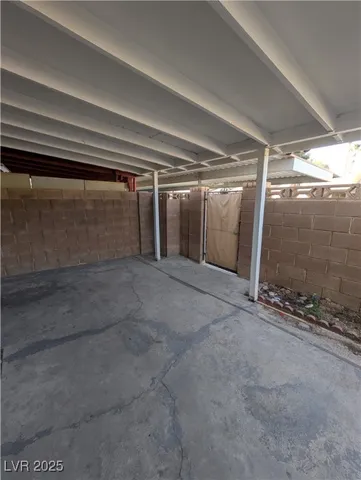 $1,300 | 4252 Rollingstone Drive, Las Vegas, NV 89103