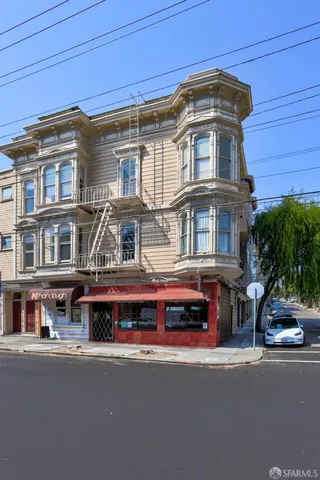 a car parked in front of a building