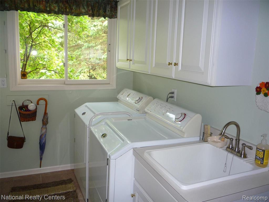 6886 Kennesaw Road Canton, MI 48187 - Photo 17 of 27