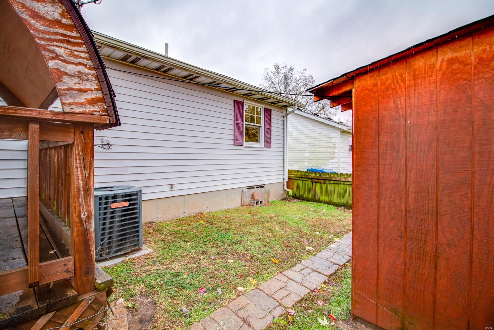 701 Sinclair Avenue South Roxana, IL 62087 - Photo 11 of 23 Gallery Image 11