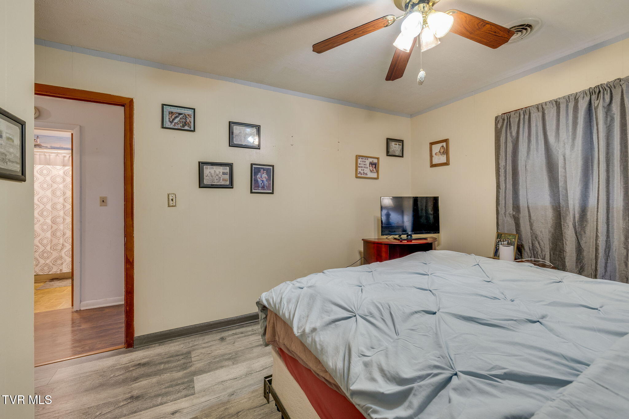 404 Pine Ridge Road Bluff City, TN 37618 - Photo 13 of 30 013