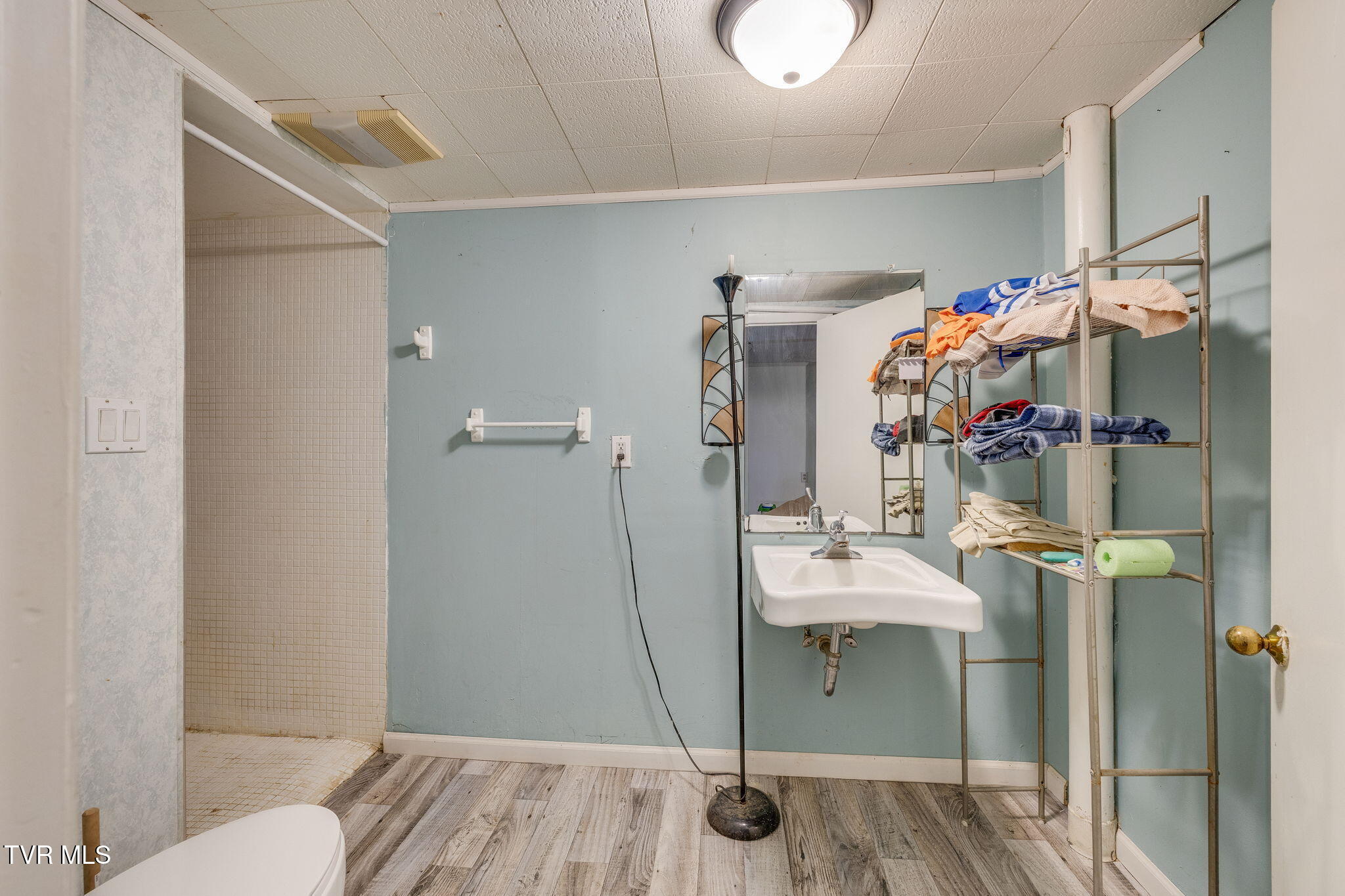 404 Pine Ridge Road Bluff City, TN 37618 - Photo 23 of 30 023