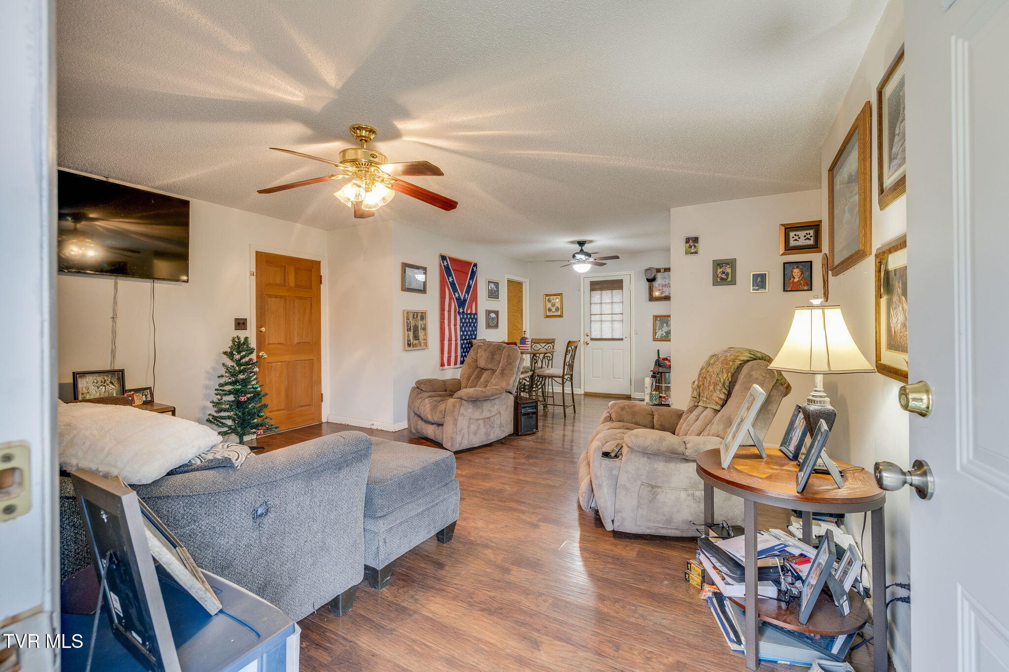 404 Pine Ridge Road Bluff City, TN 37618 - Photo 5 of 30 005